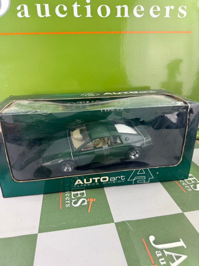 Auto Art Classics Division Lotus Esprit Type 79 Die Cast 1:18: Auto Art Classics Division Lotus Esprit Type 79 Die Cast 1:18