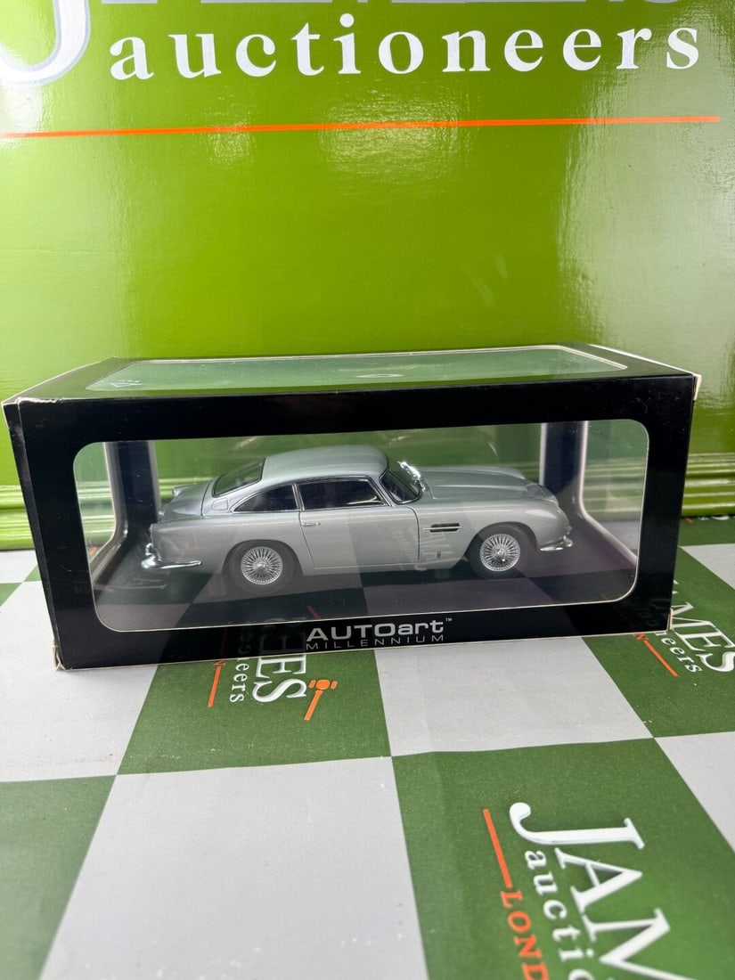 Auto Art 1:18 Scale Aston Martin DB5 Millenium Edition-Rare: Auto Art 1:18 Scale Aston Martin DB5 Millenium Edition-Rare As pictured with original packaging, mint condition model.