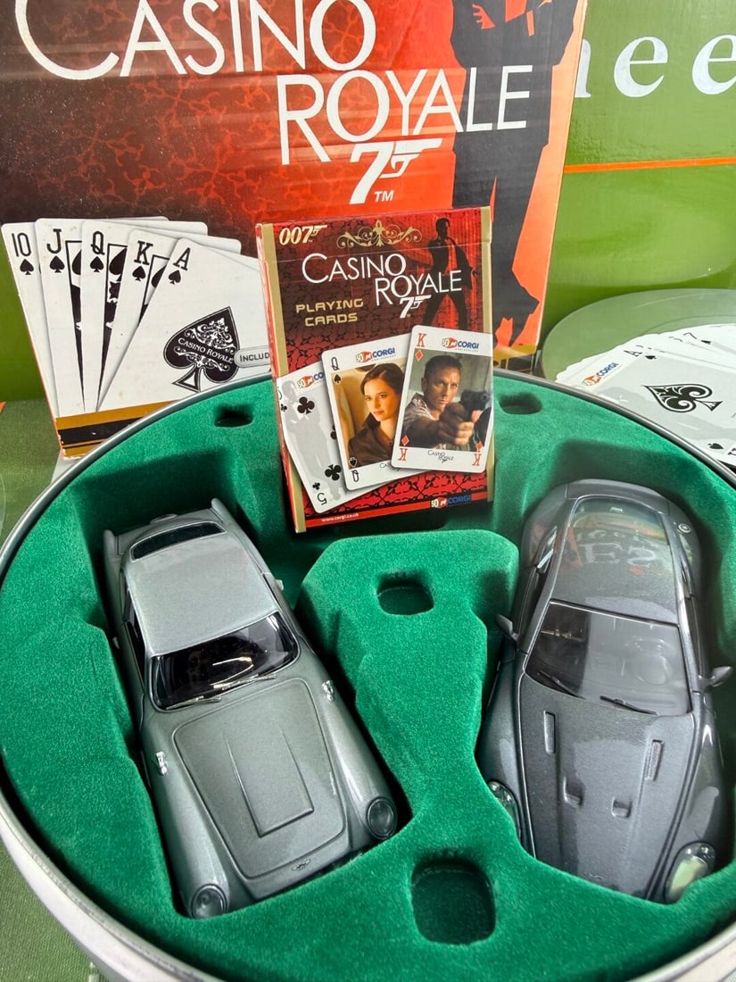 Casino Royale james Bond Corgi Aston DBS and DB5 & Playing Cards: CC99193 Casino Royale 1:36 Scale Aston DBS and DB5 with Playing Cards