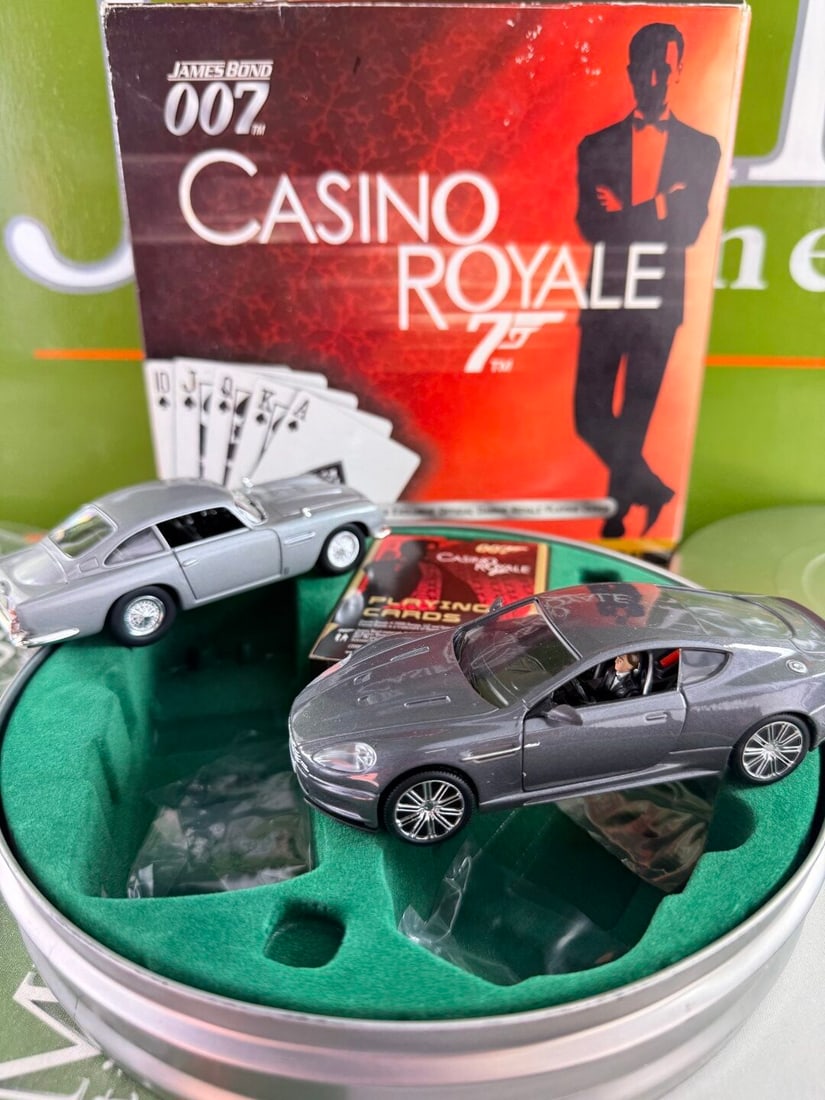 Casino Royale james Bond Corgi Aston DBS and DB5 & Playing Cards - 5