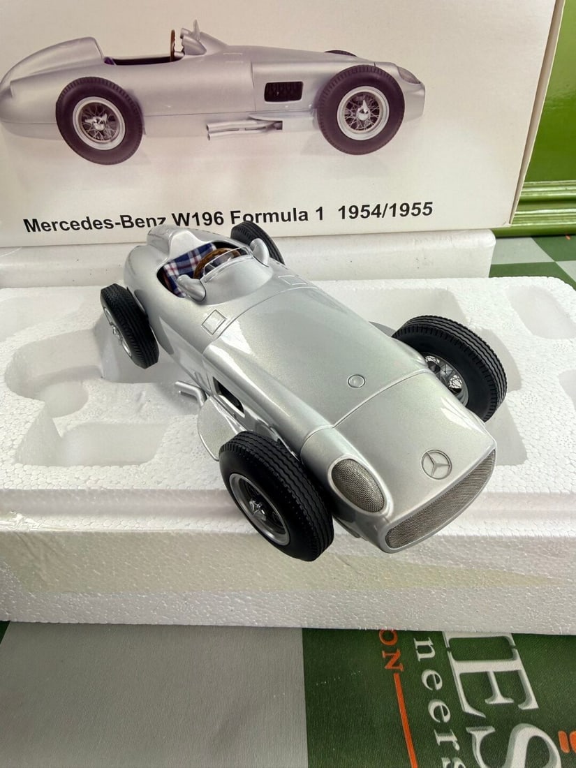 Mercedes Benz W196 Formula 1 iScale Die Cast 1:18 Scale - 5