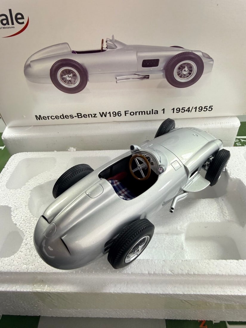 Mercedes Benz W196 Formula 1 iScale Die Cast 1:18 Scale - 6