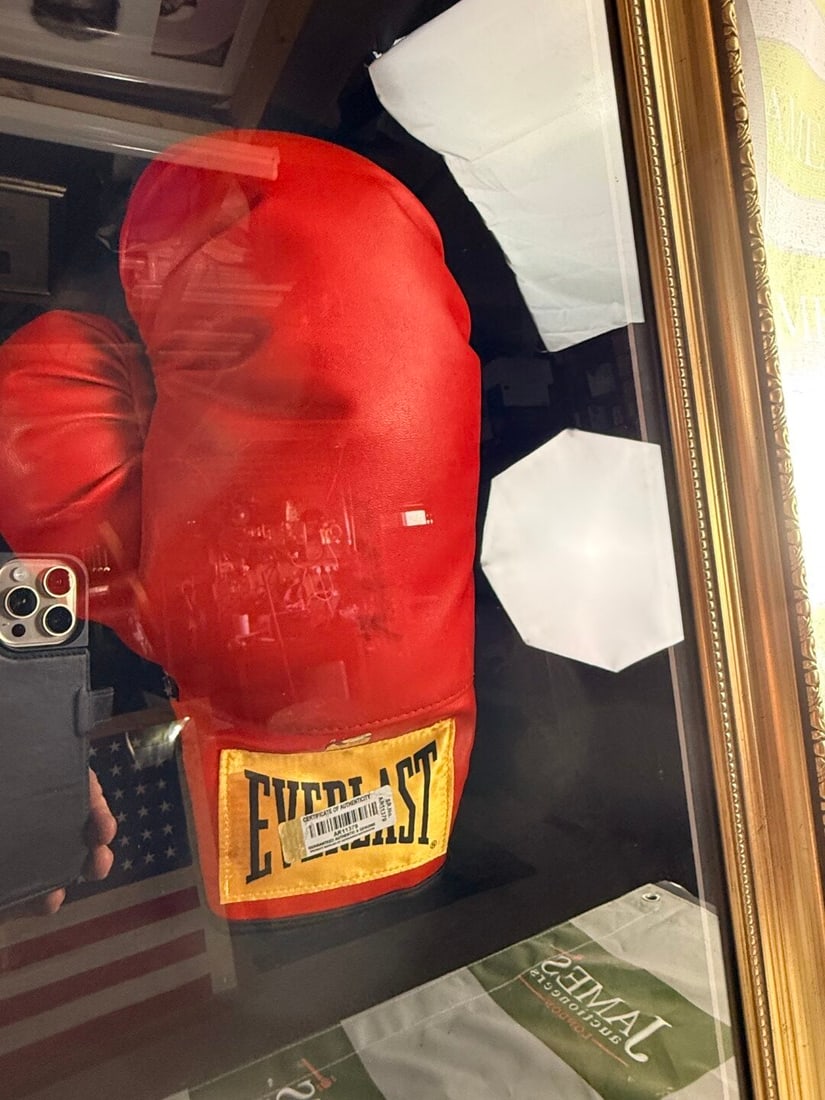 Boxing Interest-Muhammad Ali & Larry Holmes` The Last Hurrah` October 2nd-1980 - 5