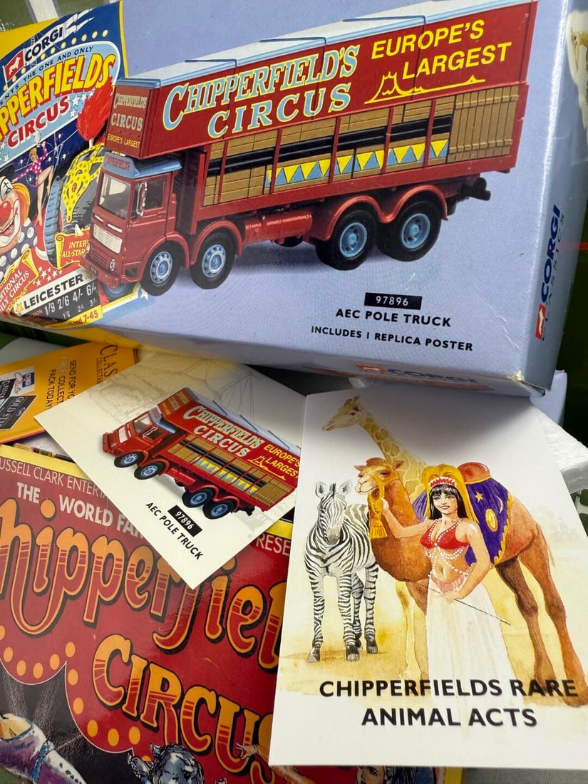 Chipperfields Circus Corgi Classics Collection 97896 AEC Pole Truck - 2