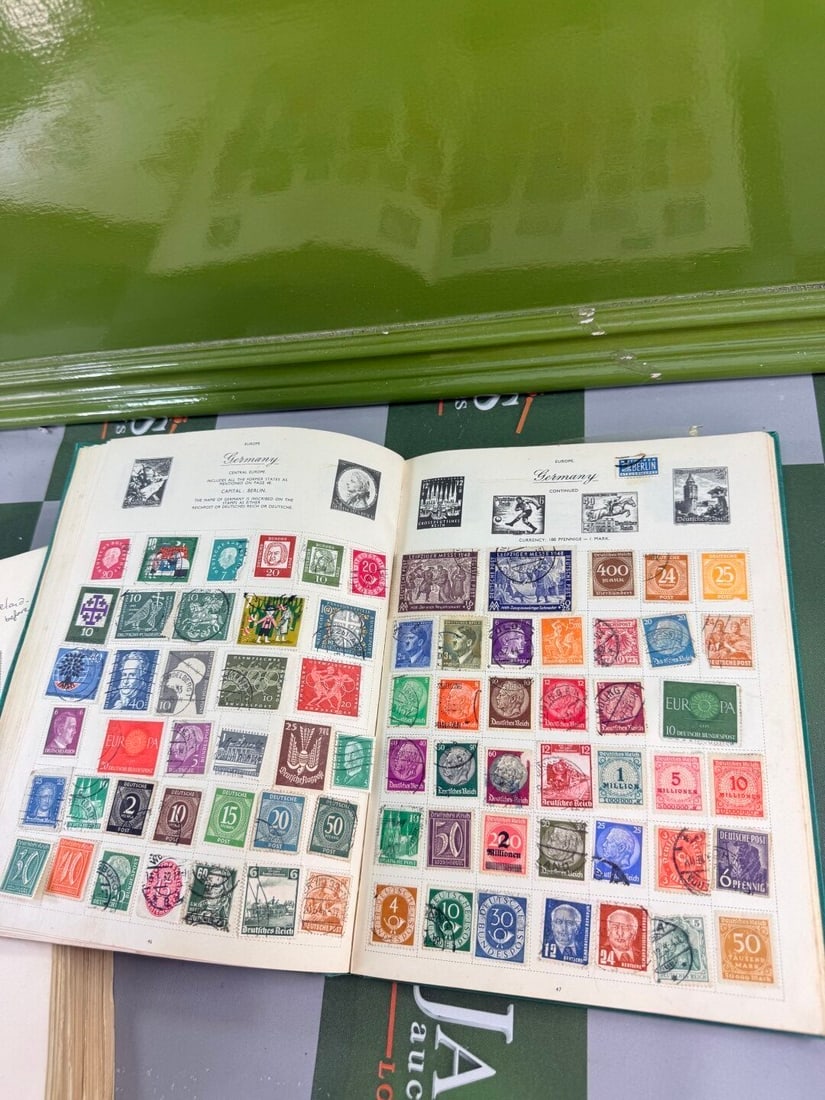 Royal Mail World Stamp Collection Book - 8