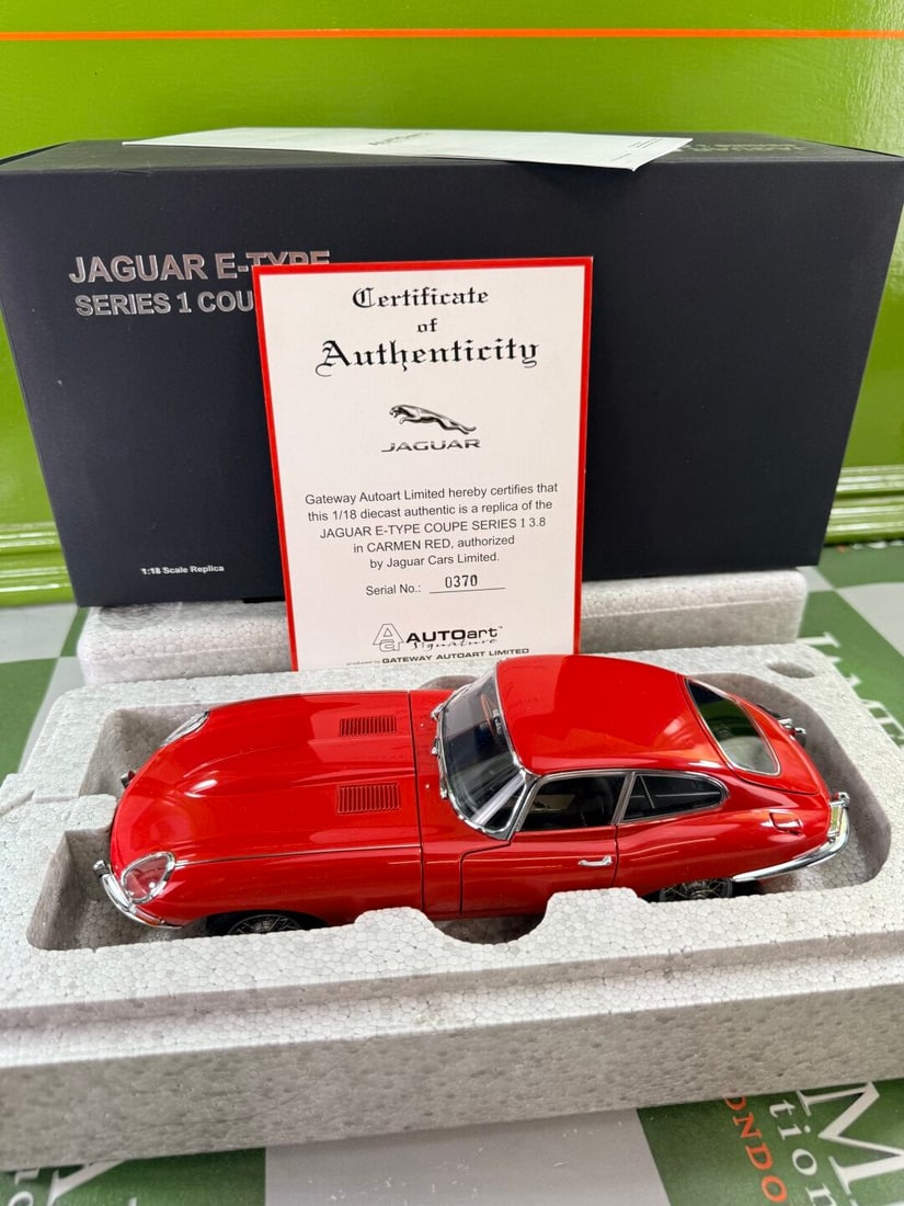 Auto Art Signature Series 1/18 scale Jaguar E-type Series 1 Coupe 3.8Ltr - 7