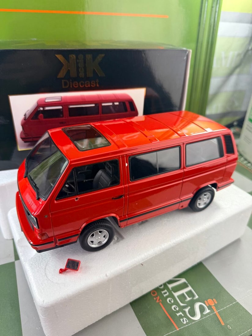 KK Diecast VW Kamper 1:18 Scale (1 of 5)