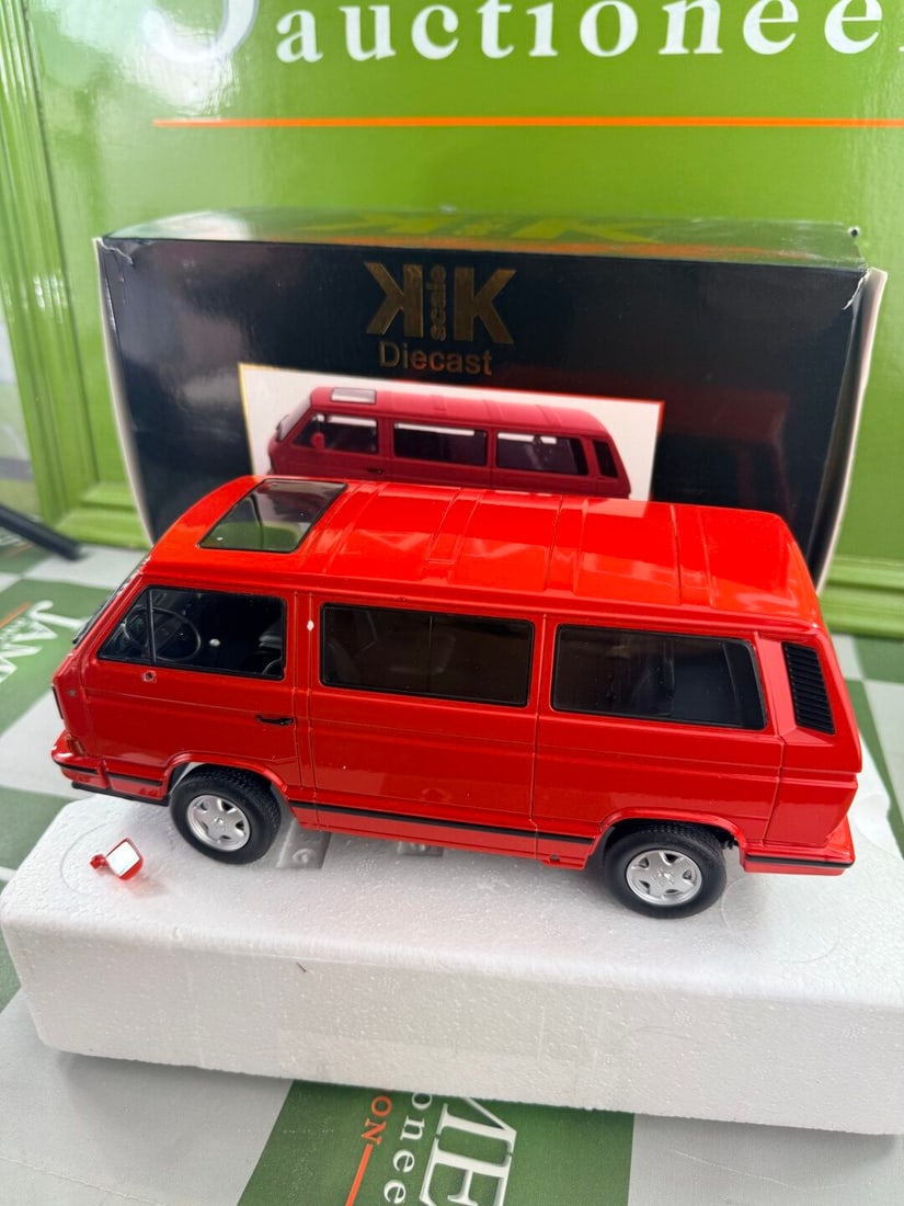 KK Diecast VW Kamper 1:18 Scale - 4