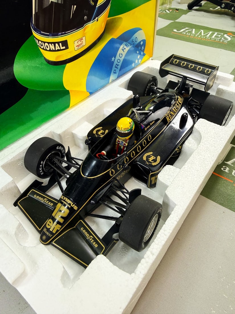 Minichamps 1/18 Scale Ayrton Senna Racing Car Collection Lotus Renault 97T 1985 - 4