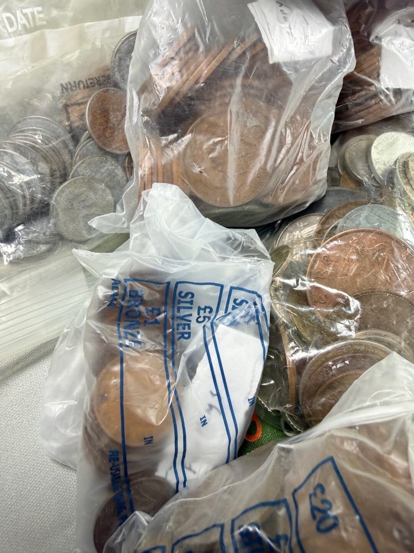 Large Collection Of Vintage & Modern Coinage - 10