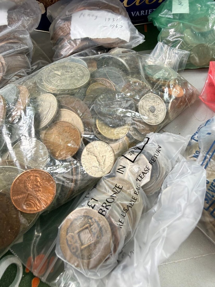 Large Collection Of Vintage & Modern Coinage - 8