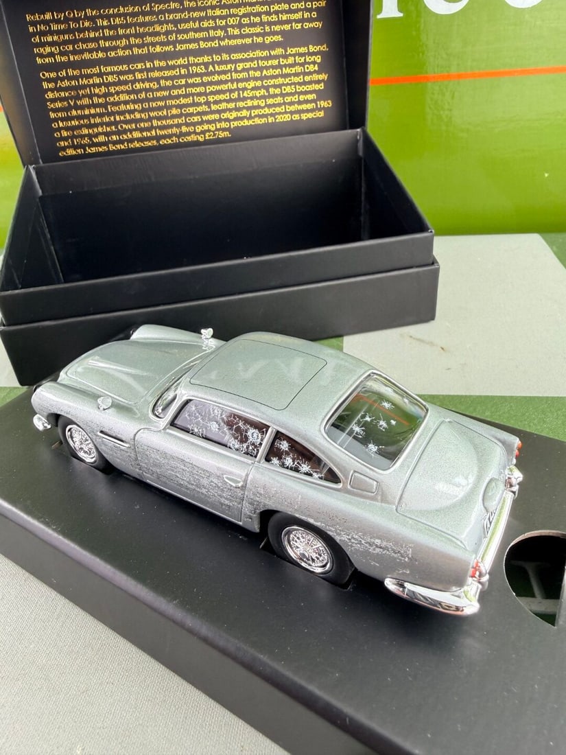 James Bond 007 Corgi Aston Martin DB5 Diecast `Battle Edition` - 5