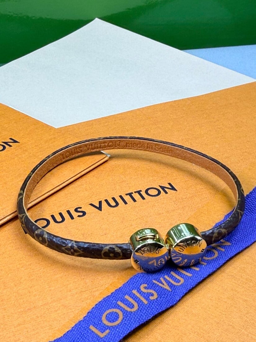 Louis Vuitton Paris Classic Monogram Leather Bracelet: Louis Vuitton Paris Classic Monogram Leather Bracelet, With as pictured along with dimensions.
