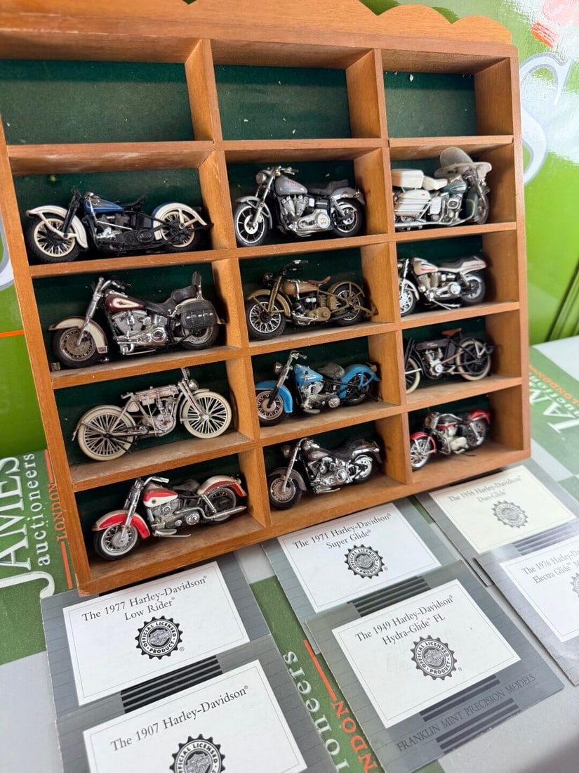 Harley-Davidson Franklin Mint 1/24 Motorcycles Collection In Display - 2
