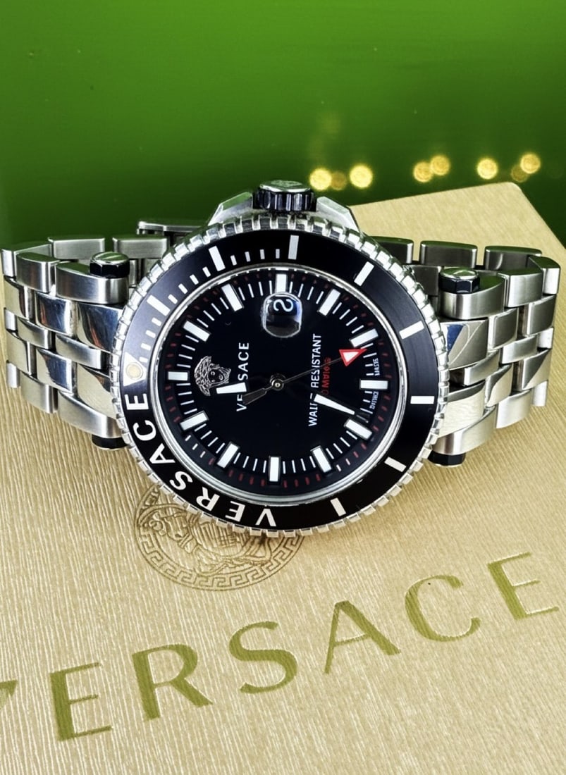 Versace V-Race Mens Quartz Black Dial 46mm 200m Sapphire Glass: Versace V-Race Men’s Quartz Black Dial 46mm 200m Sapphire Glass, as pictured with original box, warranty card. new battery fitted by vendor this week prior to auction lotting, working at time