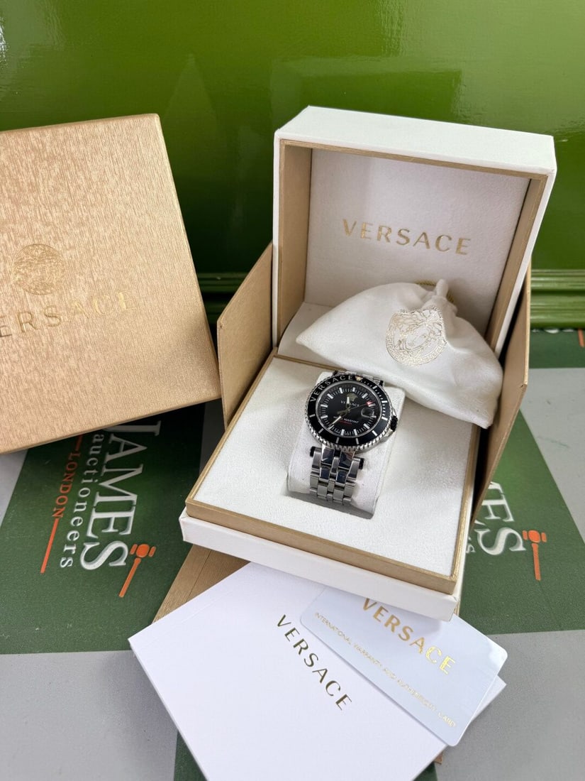 Versace V-Race Mens Quartz Black Dial 46mm 200m Sapphire Glass - 2