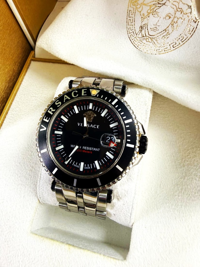 Versace V-Race Mens Quartz Black Dial 46mm 200m Sapphire Glass - 3