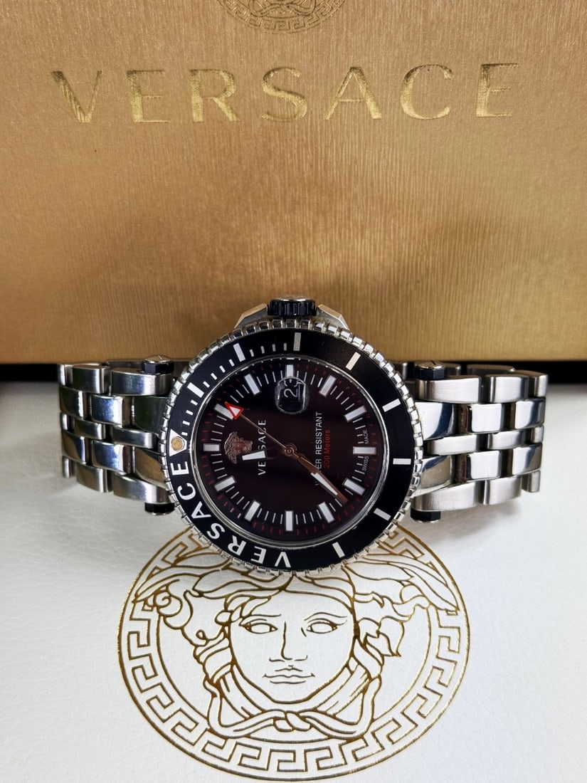 Versace V-Race Mens Quartz Black Dial 46mm 200m Sapphire Glass - 8