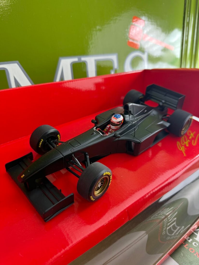 Michael Schumacher Collection 1:18 Ferrari Test Car Fiorano - 6
