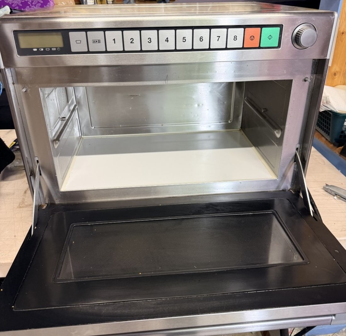 Panasonic Pro11 Model NE-1880 Commercial Microwave Oven RRp GBP 4k - 6