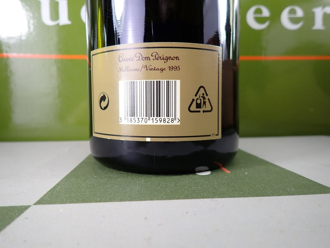 Dom Perignon Vintage 1995 Champagne 75cl-12.5 % - 3