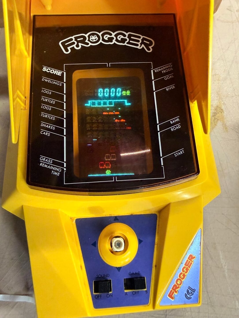 Vintage Electronic Konami Frogger Tabletop Game - 2