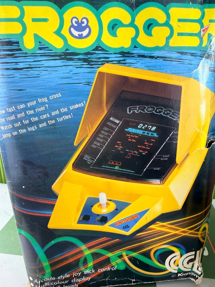 Vintage Electronic Konami Frogger Tabletop Game - 7