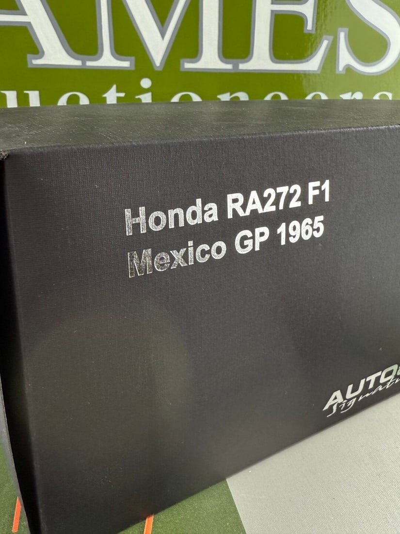 Auto Art-1:18 Scale Honda RA272 Mexico F1 GP Winner Special Edition.RrpGBP 425 - 3
