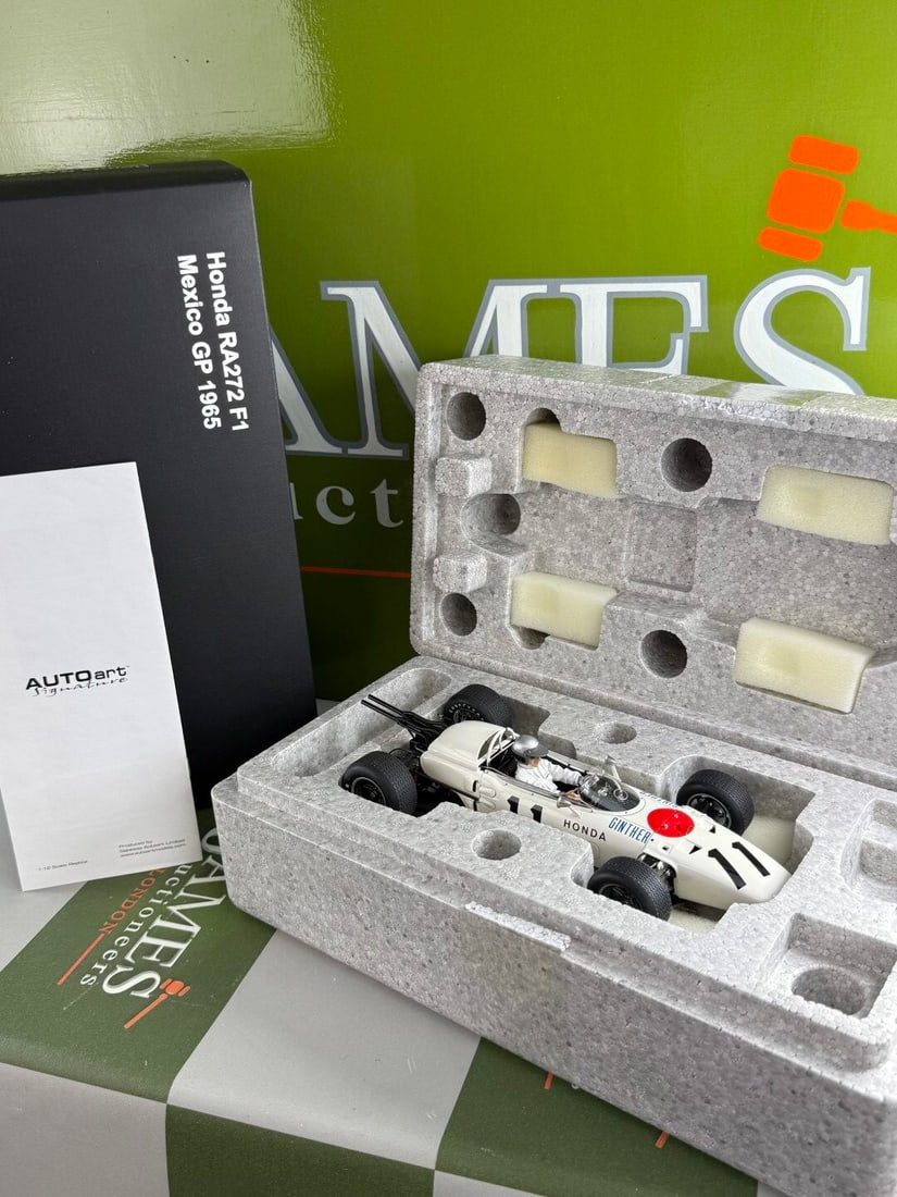 Auto Art-1:18 Scale Honda RA272 Mexico F1 GP Winner Special Edition.RrpGBP 425 - 4