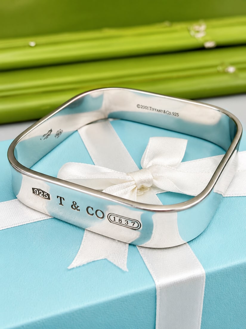 Tiffany & Co Sterling Silver 925 Square Bracelet Bangle 2001: Tiffany & Co Sterling Silver 925 Rectangular Bracelet Bangle 2001
