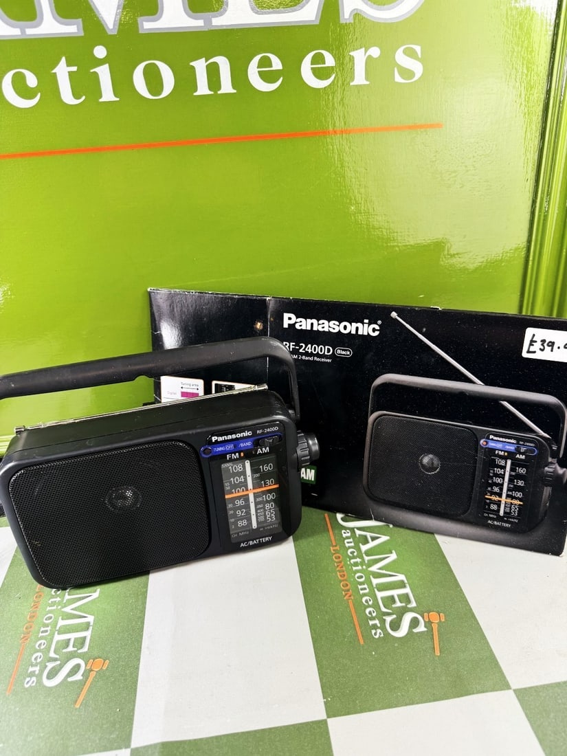 Panasonic Portable Radio 2 Band Receiver (1 of 2)