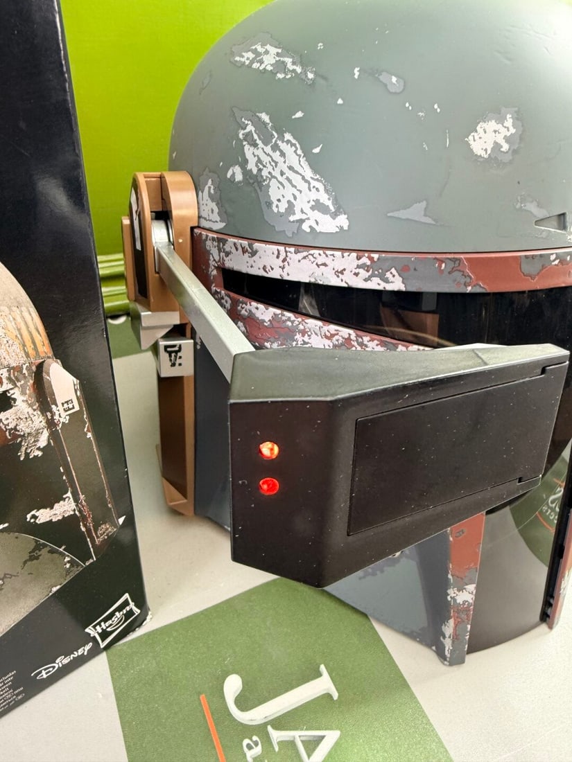 Star Wars 1/1 Scale 40th Anniversary Boba Fett Helmet - 2