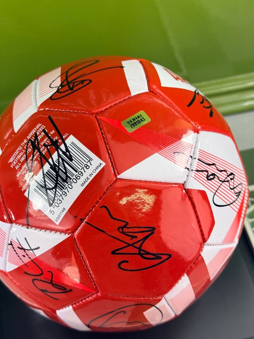 Arsenal FC Signed 2025-26 Premier League Champions Football In Case - 2
