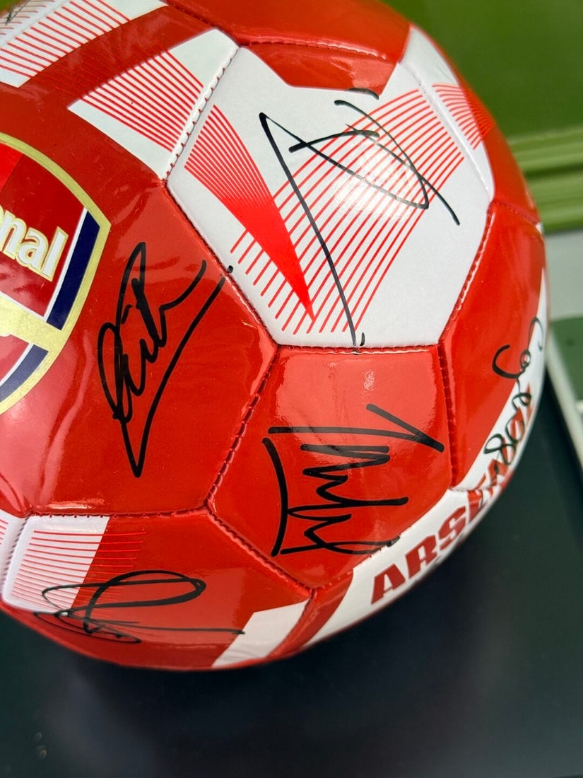 Arsenal FC Signed 2025-26 Premier League Champions Football In Case - 3