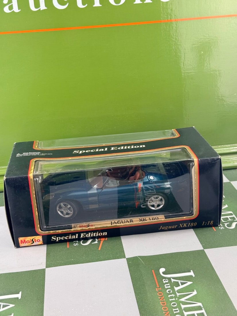 Maisto 1:18 Scale Jaguar XK 180 Special Edition (1 of 4)