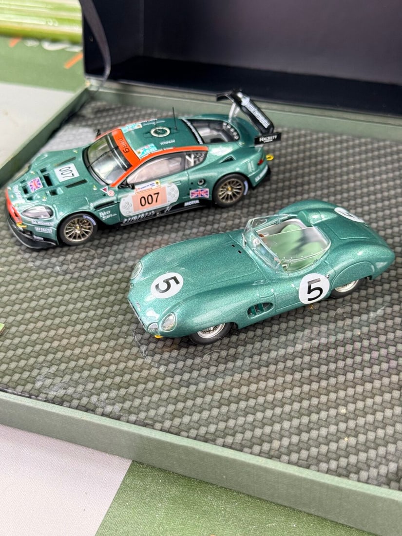 Aston Martin Model Cars Dbr9 & Dbr1 Limited Edition - 3
