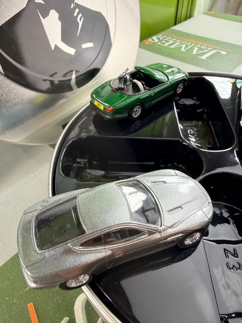 James Bond 007 Film Canister 4 Car Die Cast Set - 6
