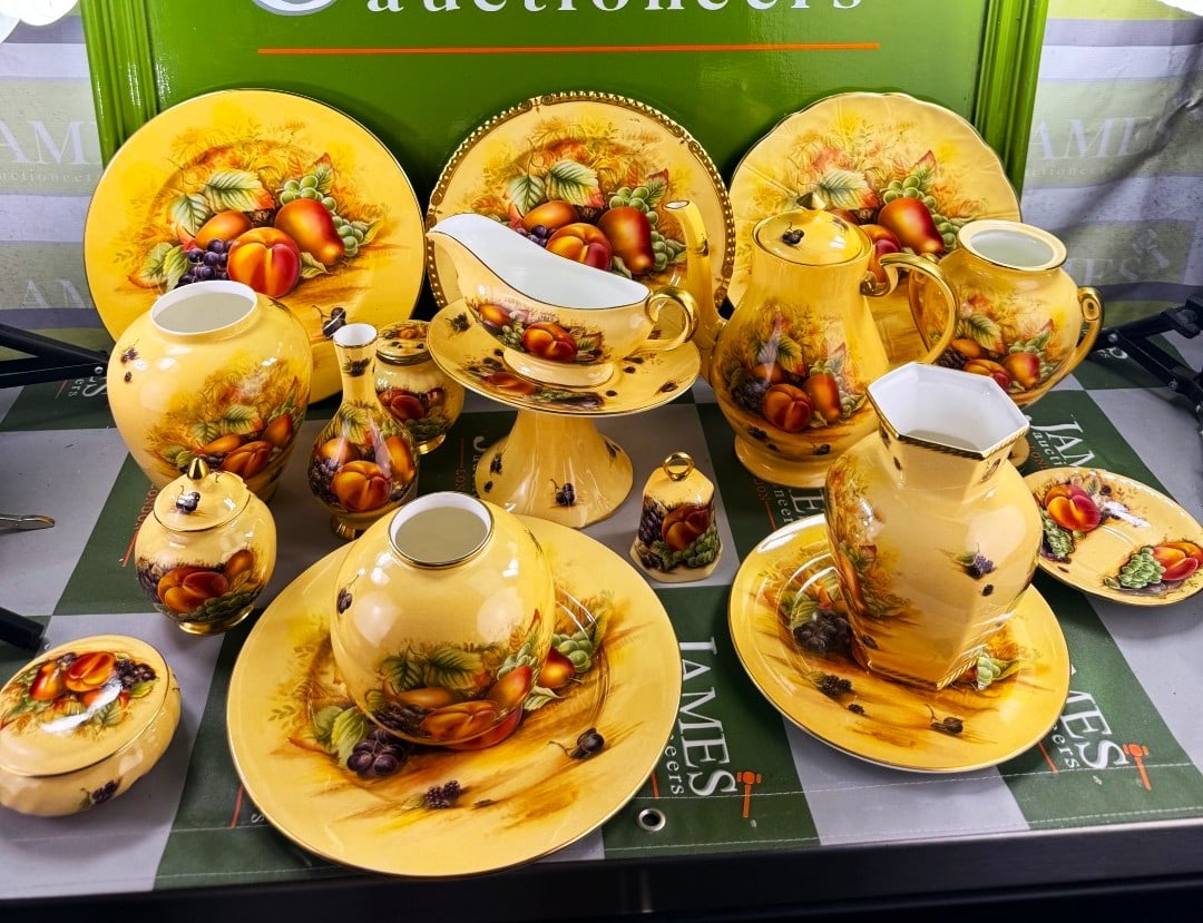 Aynsley Fine Bone China Orchard Gold Set Gold Leaf Rimmed. (1 of 7)