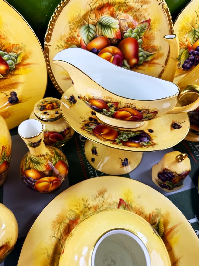 Aynsley Fine Bone China Orchard Gold Set Gold Leaf Rimmed. - 7