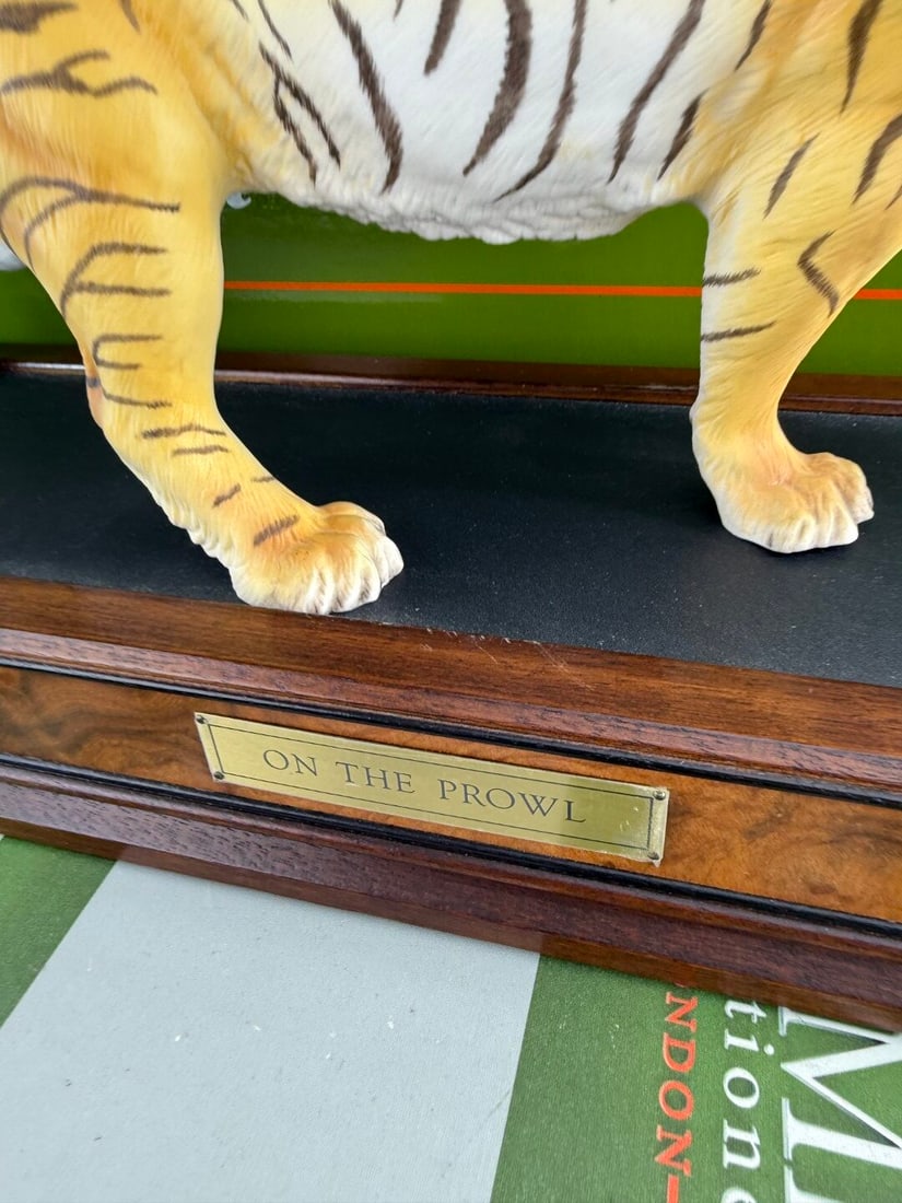 Large Franklin Mint Hand Painted Ltd Edition On The Prowl Tiger Display - 3
