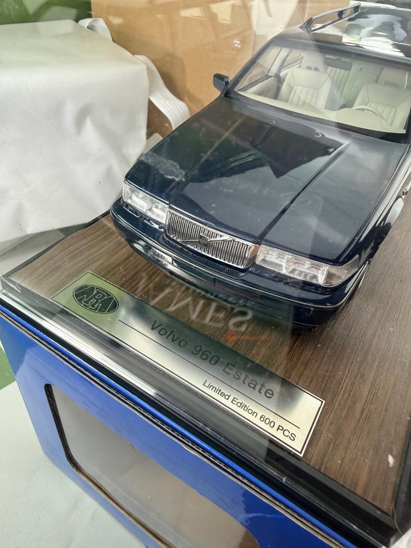 Radscale 1:18 Die Cast Volvo 960 Estate Ltd Edition of Only 600 PCS - 5