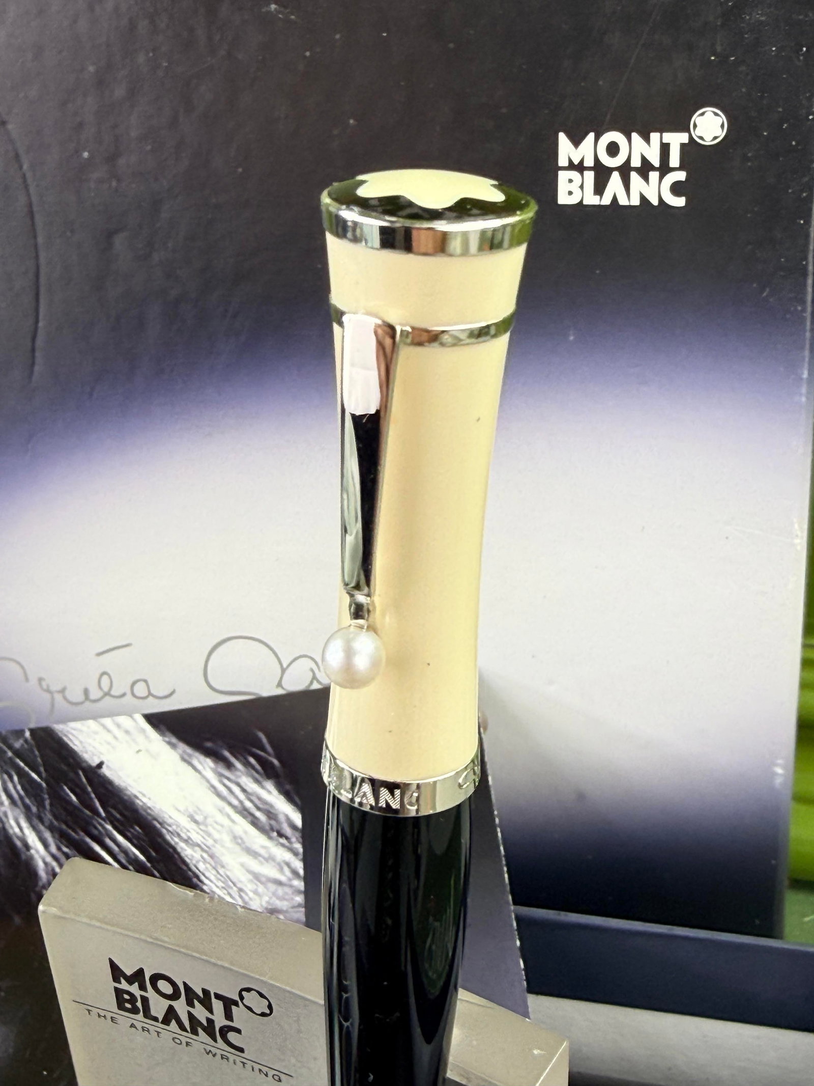Montblanc Muses Greta Garbo Special Edition Ballpoint Pen - 3
