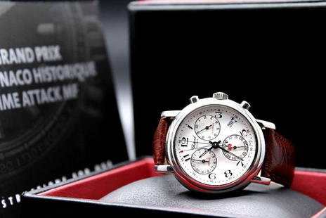 A Gent`s Chopard Mille Miglia 8271 Chronograph Watc,: CHOPARD - a gentleman's Mille Miglia chronograph wrist watch. Stainless steel case. Reference 8271, serial 402814. Unsigned quartz movement with quick date set. White dial with Arabic numeral hour