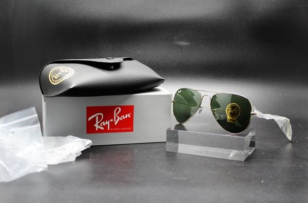 Pair of new original Rayban sunglasses, unopened: Pair of new original Rayban sunglasses, unopened packaging RRP £139.99