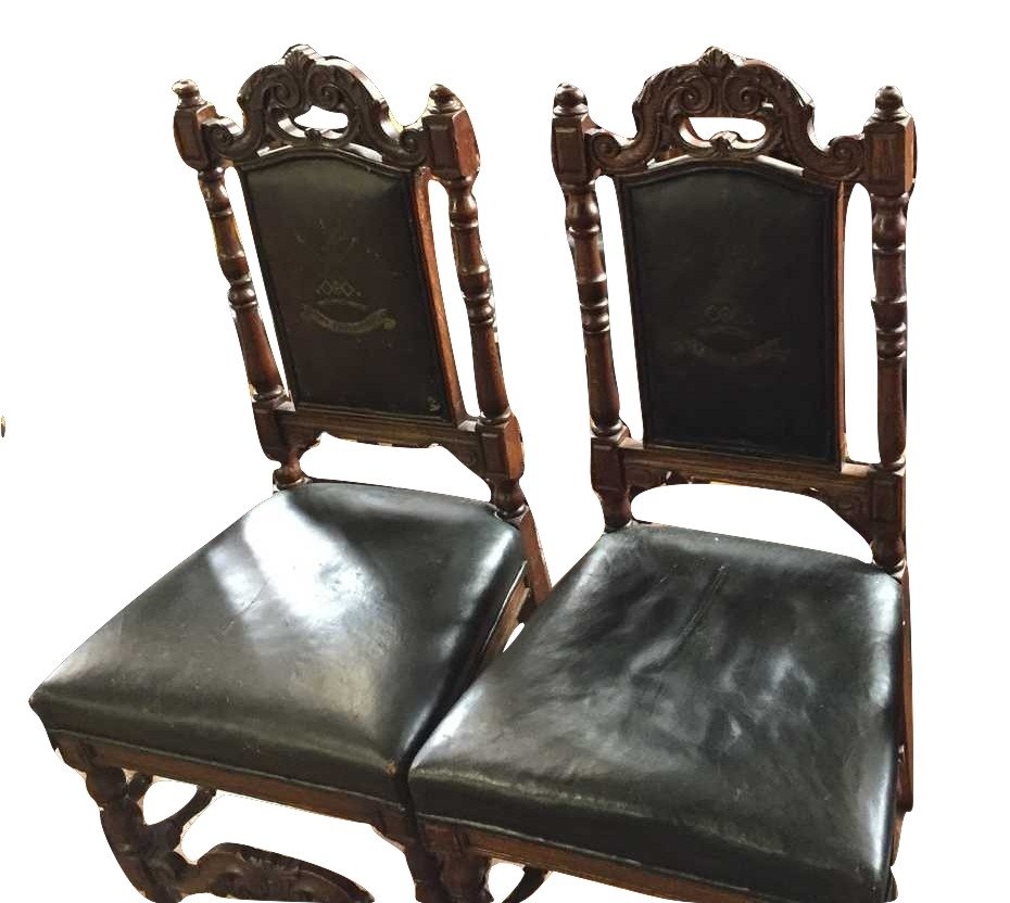 Pair English 17c William & Mary Castle Chairs w/ Crest (1 of 7)