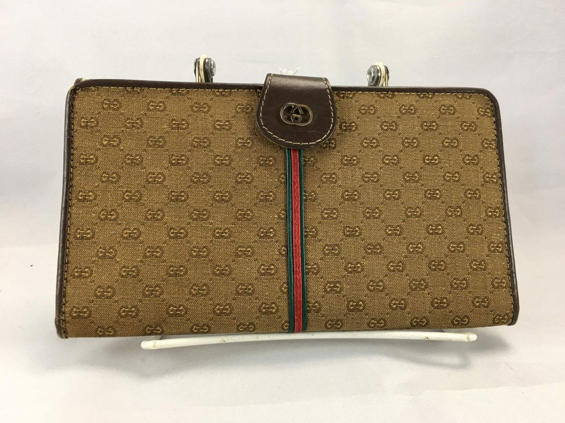 Leather Gucci Ladies Checkbook Wallet (1 of 3)