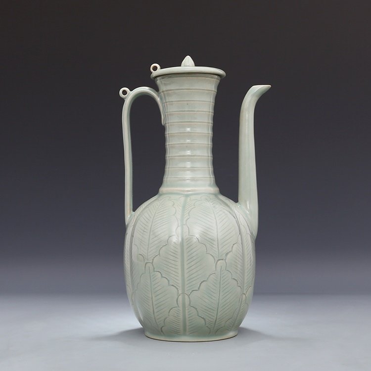 Chinese Yue kiln Porcelain Teapot (1 of 10)
