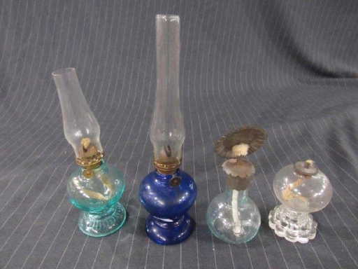 4 Small Oil Lanterns