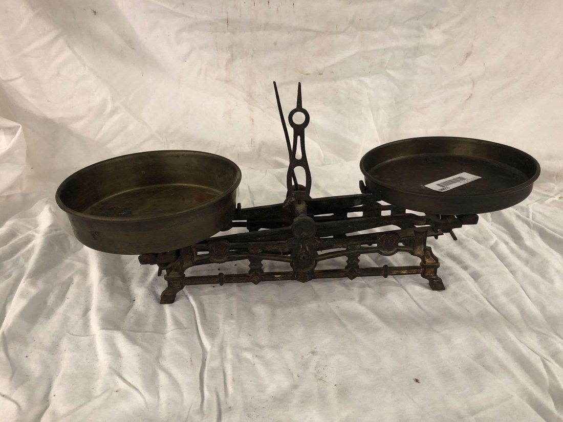 Early brass pan Mars Made 5kg balance scale (1 of 8)