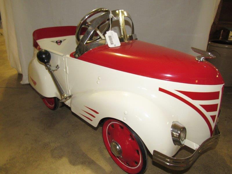 Classics Pedal Car (1 of 7)